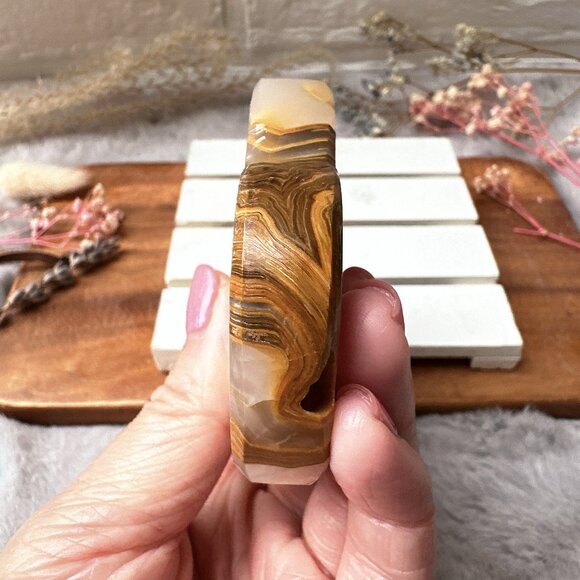 Gorgeous Onyx Cloud Carving - Picture 6 of 7